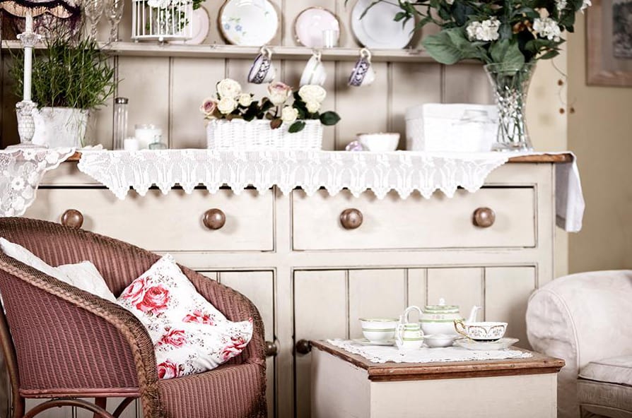 Wohnzimmereinrichtung im Shabby Chic-Stil