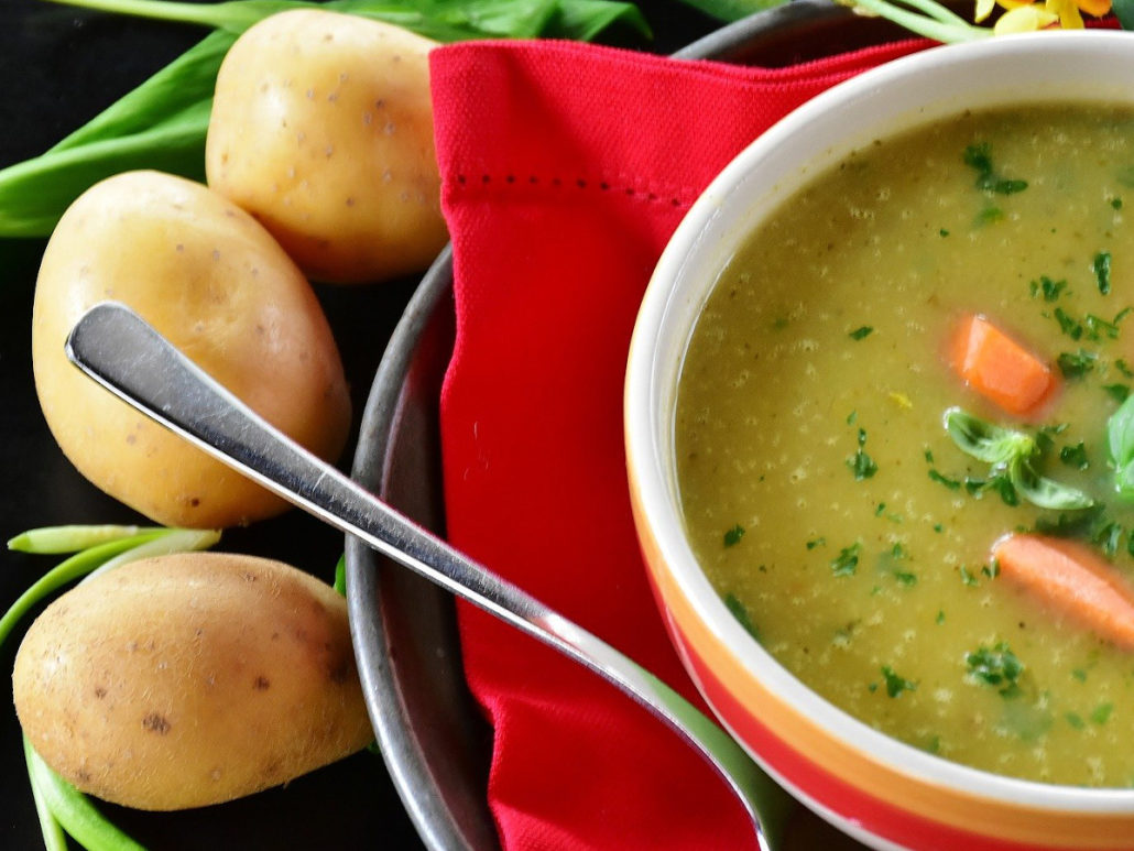 Kartoffel-Wirsing-Suppe
