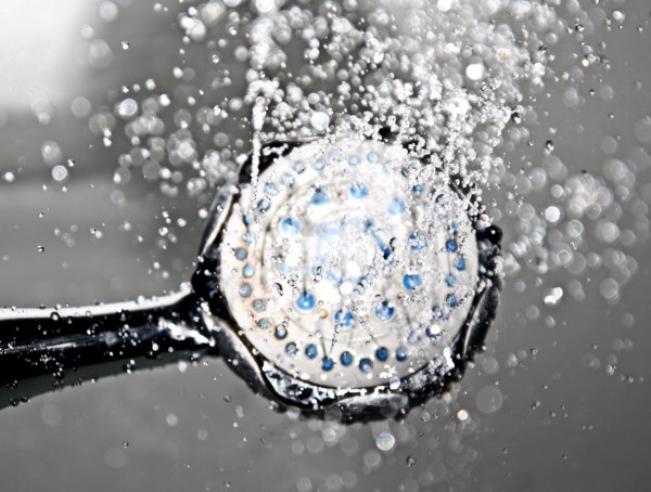 Dusche Symbolbild Nasendusche