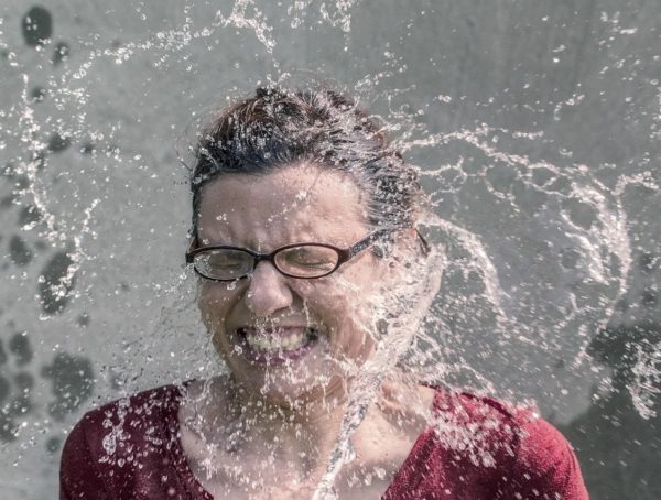 Symbolbild Schwitzen Schweißgeruch