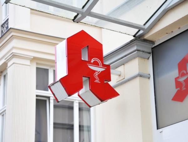 Symbolbild Apotheke geschlossen Forderung Positionspapier Heilberufe-Papier