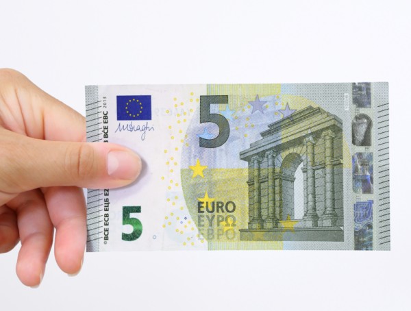 Symbolbild 5 Euro Botendienst