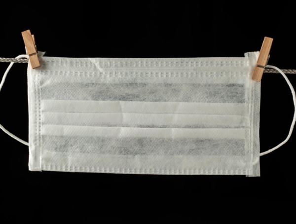 Symbolbild dubiose Masken-Dealer