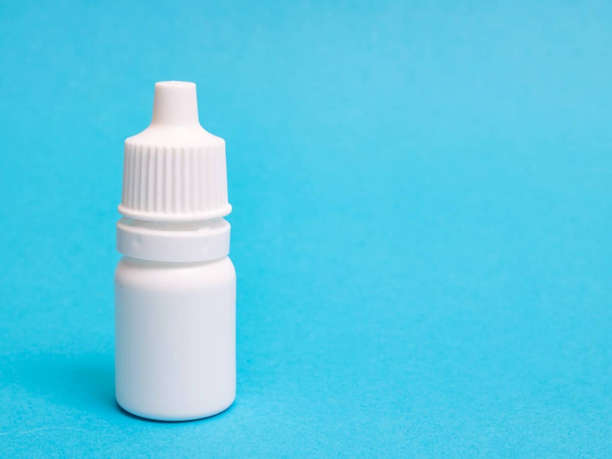 Symbolbild Augentropfen Natriumchlorid Zamidine