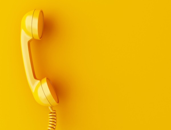 Symbolbild AU Telefon telefonische Krankschreibung