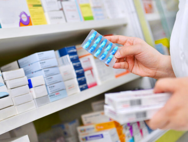 Symbolbild Fertigarzneimittelprüfung Securpharm single pack