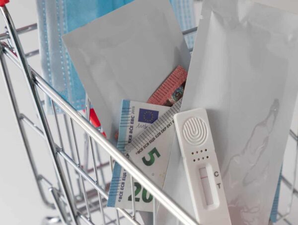 Symbolbild Corona-Antigentests Drogerien
