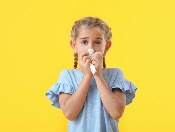 Symbolbild Nasentropfen Mucosolvan Kindersaft