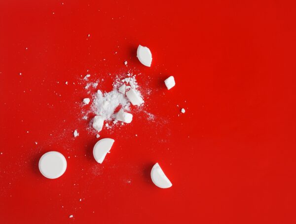 Symbolbild Tabletten geteilt