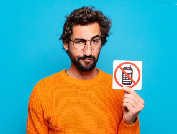 Symbolbild Handyverbot Kund:innen