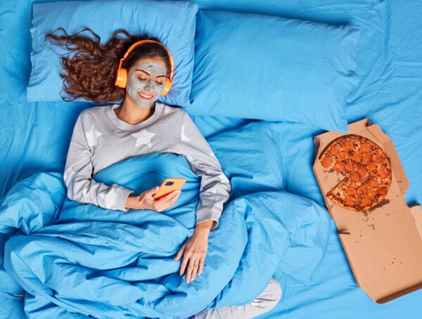 Symbolbild Pizza Schlaf