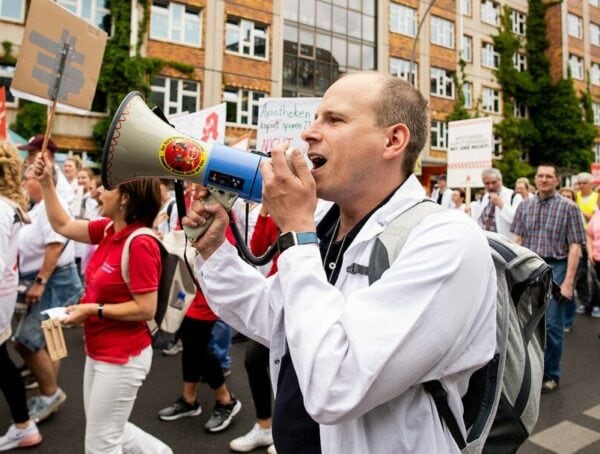 Symbolbild Apotheken-Demo Hessen Streik 2. Oktober weitere Protesttage Protest