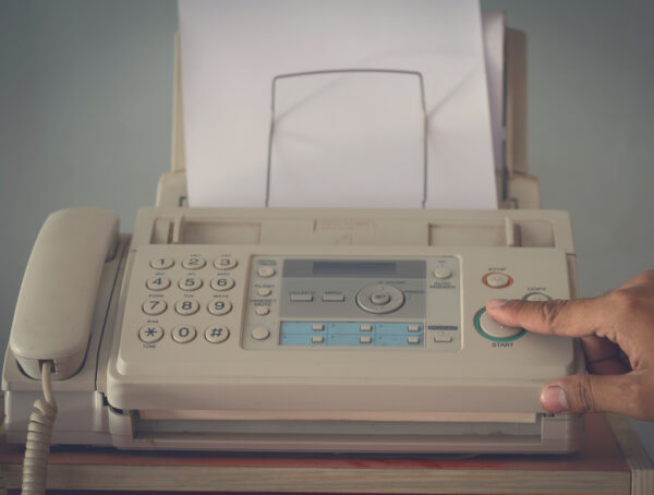 Symbolbild Fax-Rezeptedie über ein Faxgerät übermittelt werden.