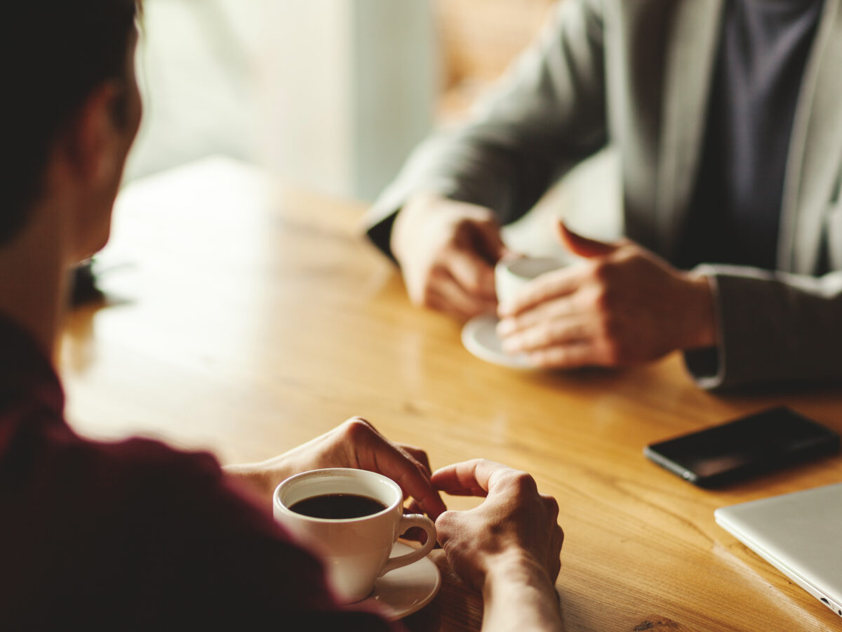 Verschluckt: Arbeitsunfall beim Kaffeetrinken?