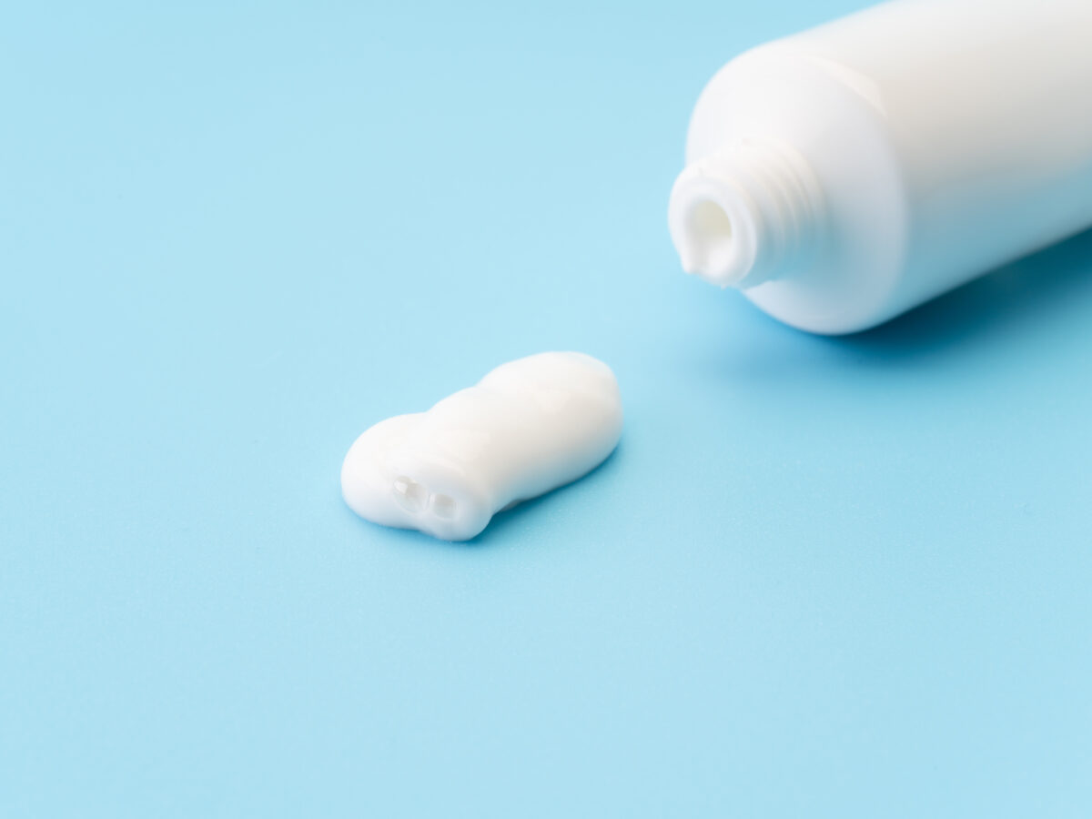 Neu: Linola Fett Nachtkerzenöl – essenzielle Fette als Schlüssel zur Hautgesundheit