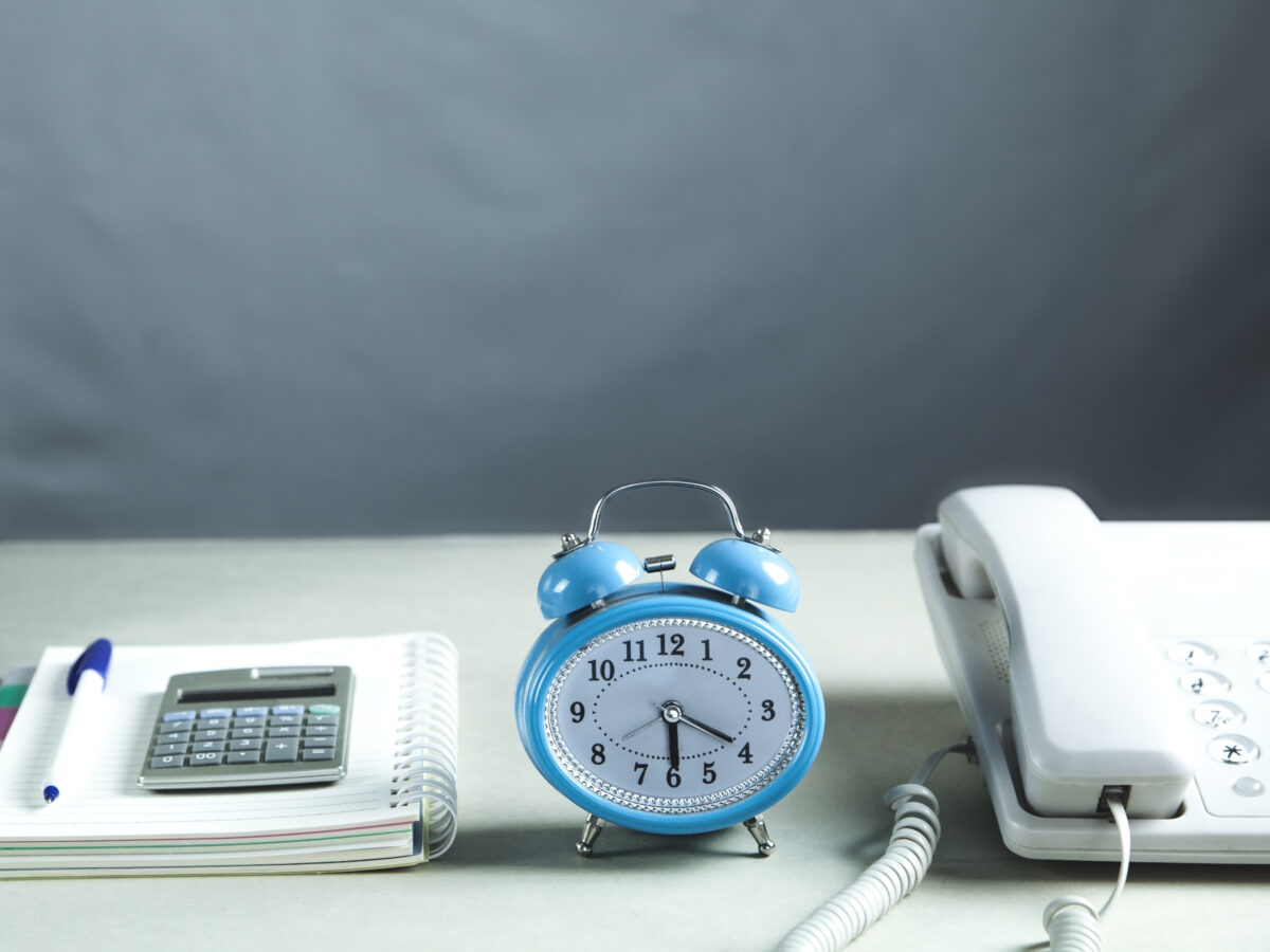 Jede/r Vierte ohne Arbeitszeiterfassung, Acht-Stunden-Tag als Maximum