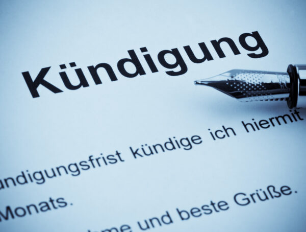Symbolbild Papier mit der Aufschrift und einem Stift