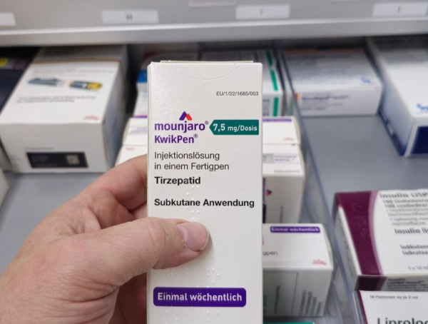 Symbolbild mit dem Mounjaro KwikPen.