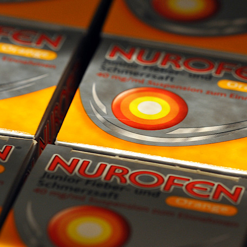 Der generische Wirkstoff ist in Deutschland unter dem Markennamen Nurofen bekannt.